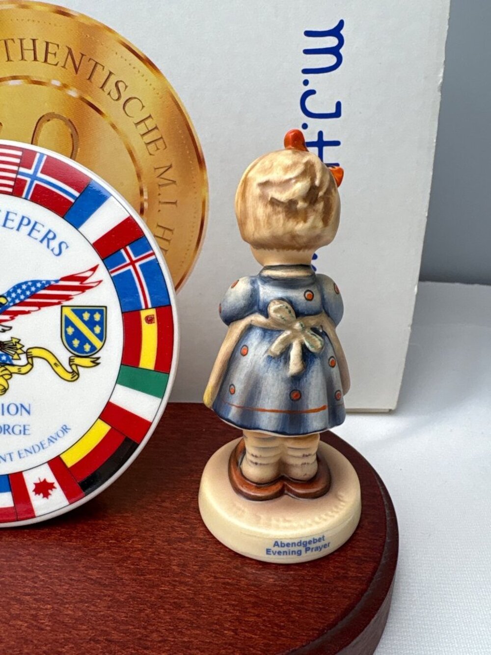 Hummel Peacekeepers Figures 495 Joint Endeavor Plaque Box & Paperwork Display - Picture 6 of 16